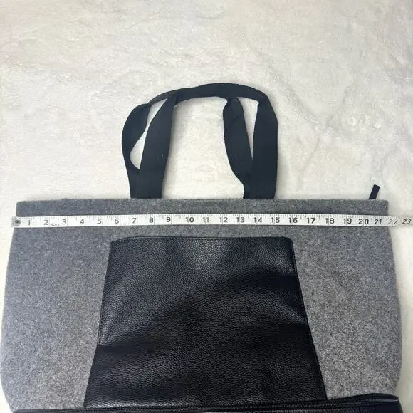 DSW Gray and Black Felt Zip Top Shoe Compartment Lightweight Travel Bag Tote - Picture 8 of 9